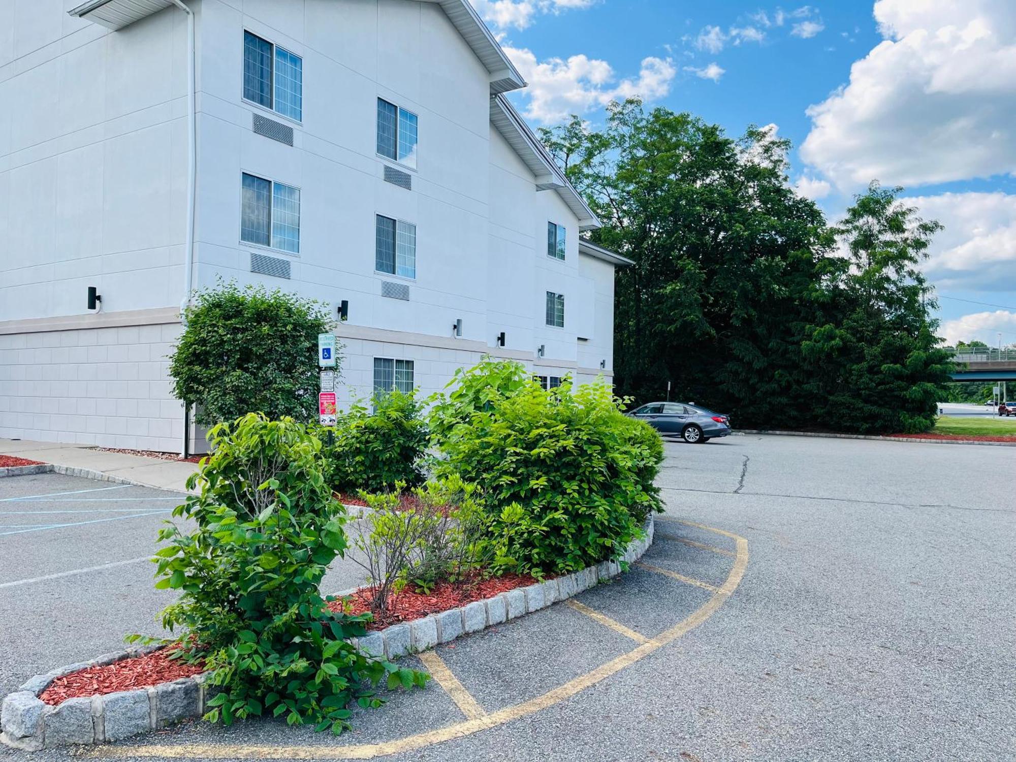 Tapa Hotel, Inn & Suites Mahwah Eksteriør bilde